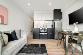 Beautiful Designed Auckland CBD Studio Apartment - Pool Sauna Gym